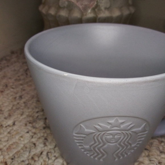 Starbucks 2019 Rare Venti 20 Ounce, Gray Siren Emblem Collectible Coffee Mug - Picture 7 of 9
